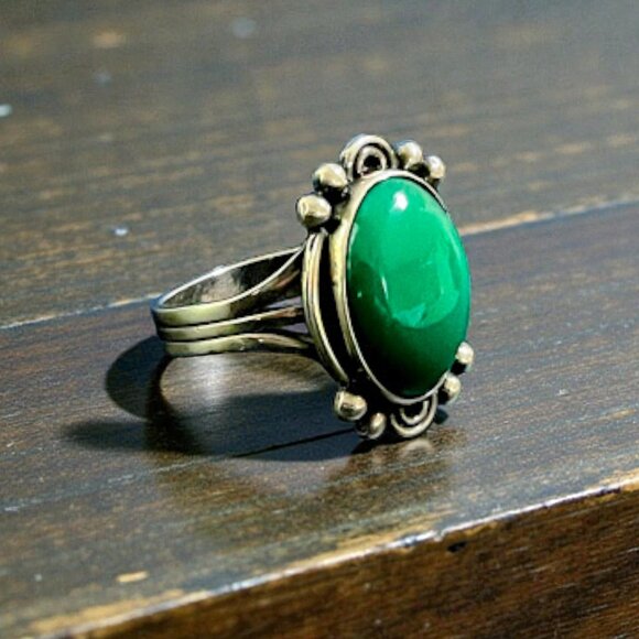 Mexico Jewelry - Vintage Mexico Sterling Silver Green Stone Ring SZ 7.5 Casual